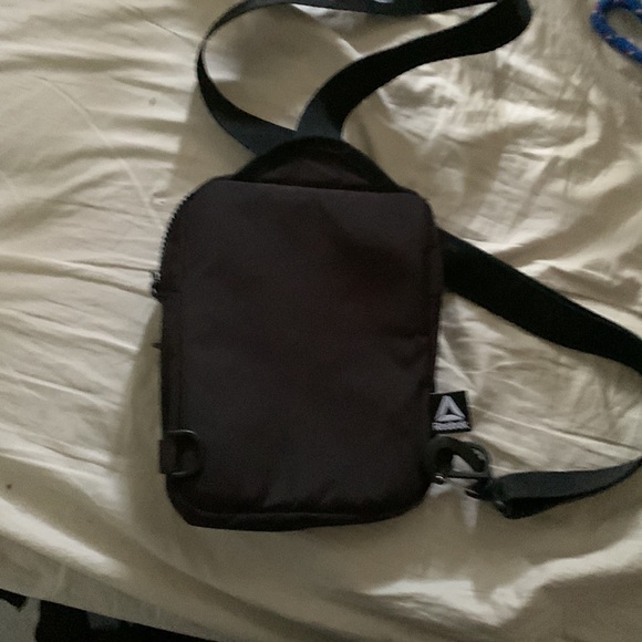$25 for a Reebok side bag. - Picture 2 of 4